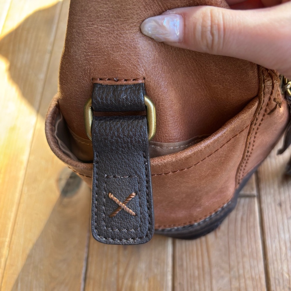 The Sak Brown Leather Shoulder Bag - Picture 7 of 9